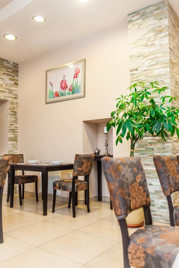 Hotel Petrijevci Bizovac Buitenkant foto